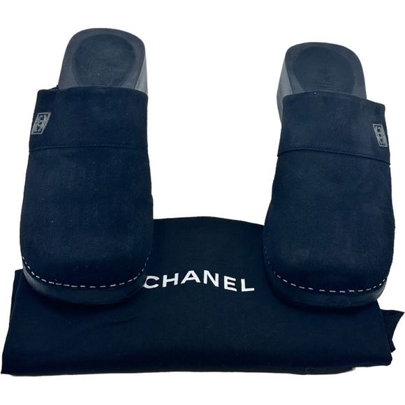 Chanel Logo Suede Slip On Clogs - Picture 5 of 11